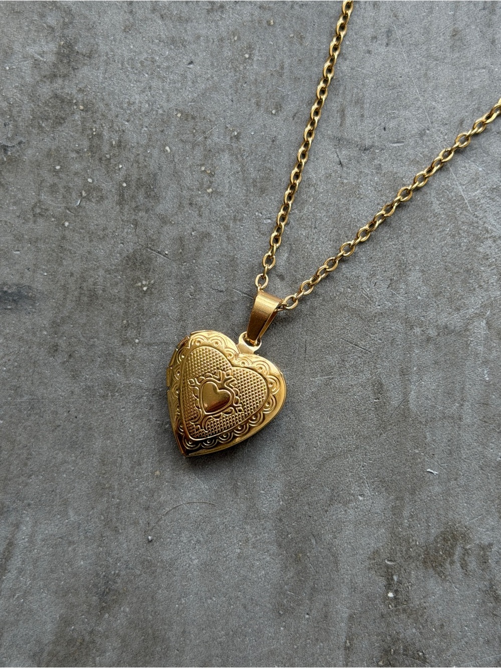 Gold Heart Locket Pendant Necklace - Women's Gold Jewelry